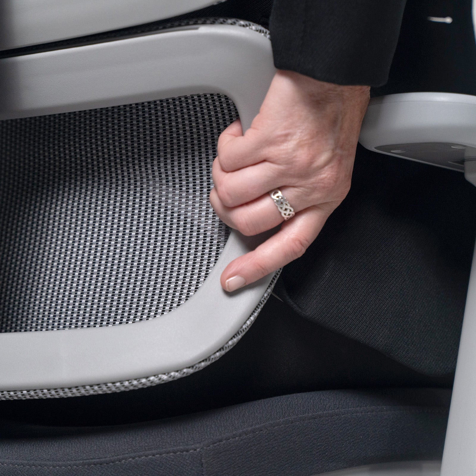 Shelby mesh back operator chair