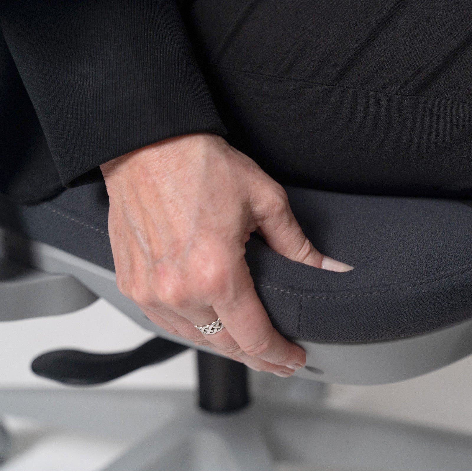 Shelby mesh back operator chair